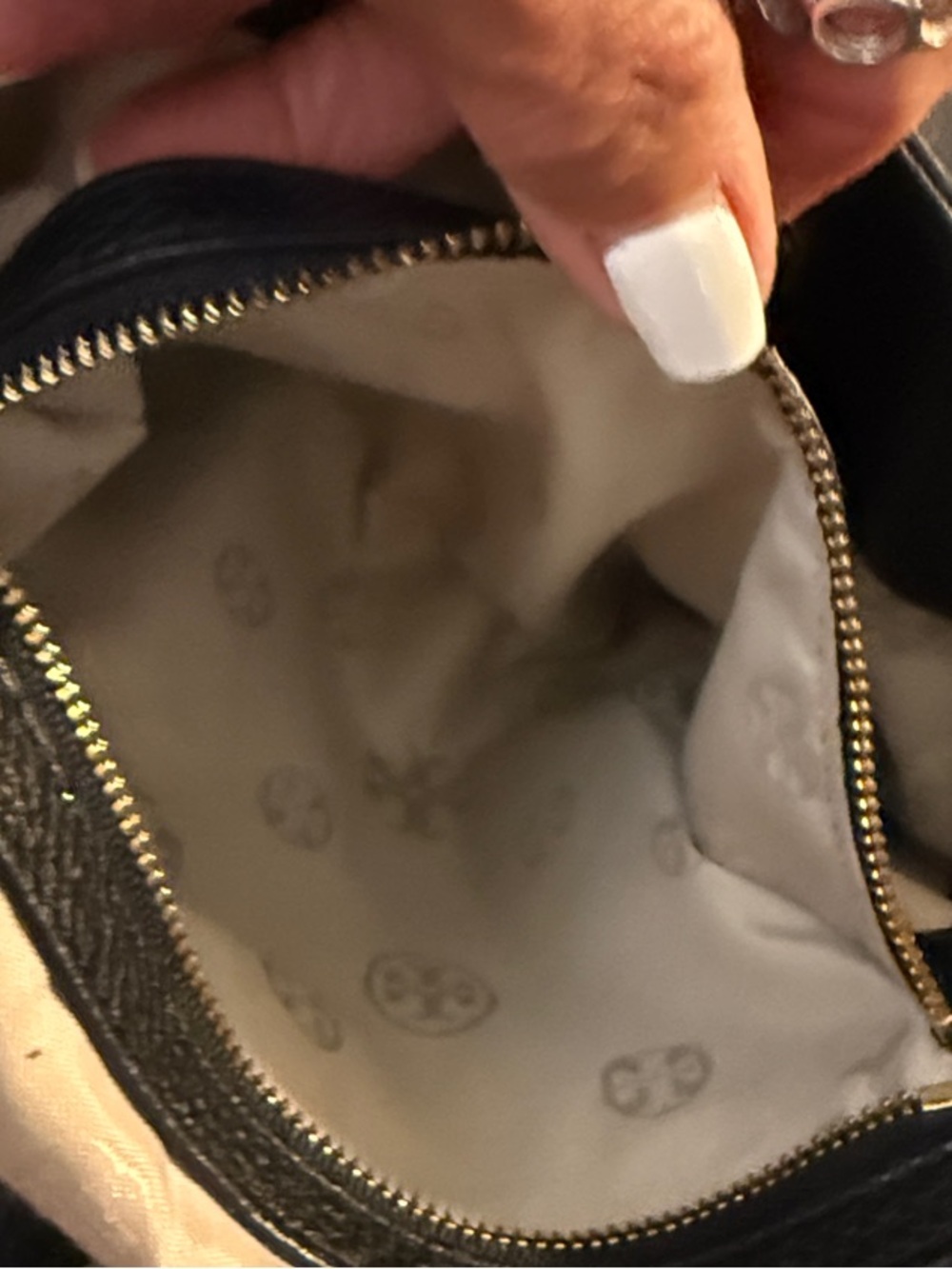 Tory Burch Black Pebbled Leather Hobo Shoulder Bag with Logo - Picture 15 of 17